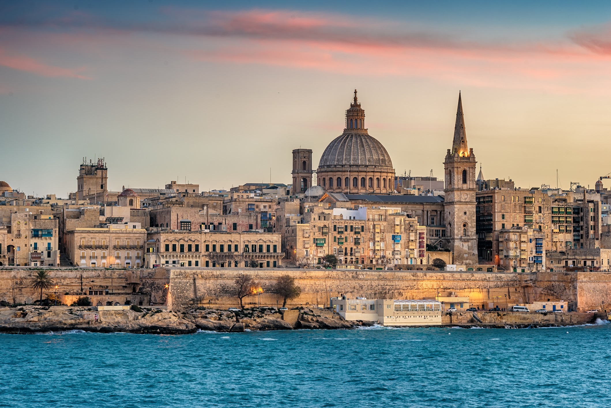 Malta își închide granițele pentru turiștii nevaccinați