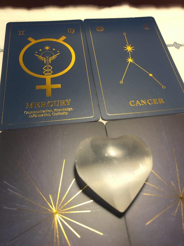 Mesajul cărților de tarot pentru Mercur în Rac