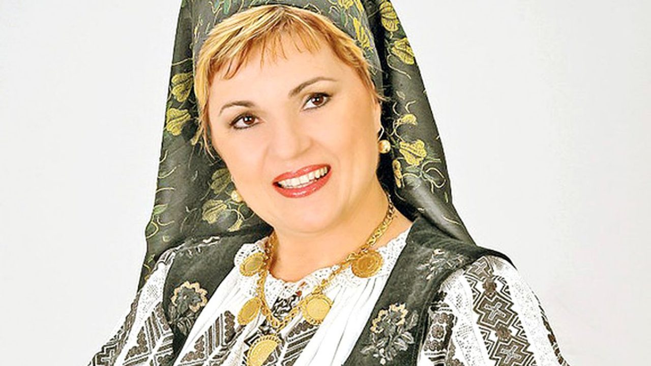 Prima vedetă din România care și-a pus silicoane