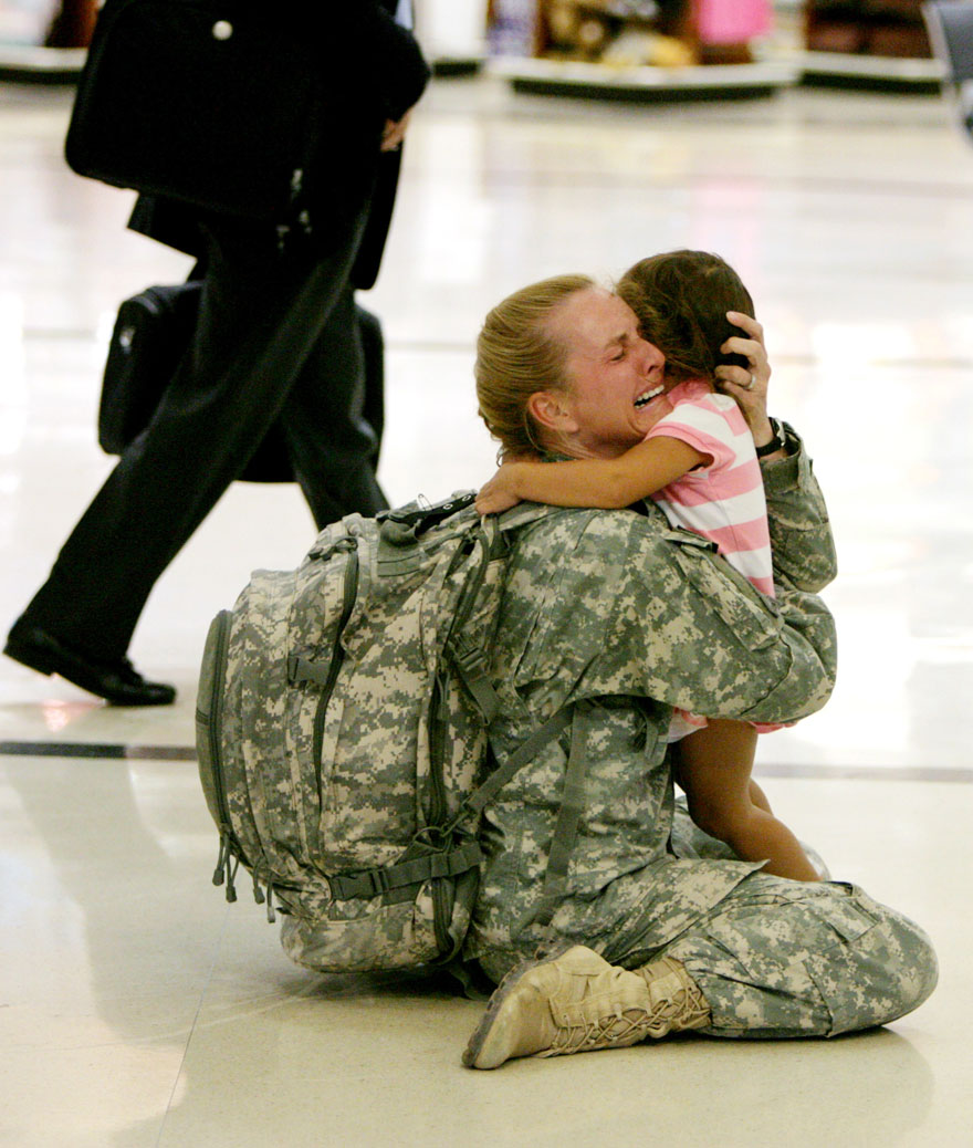 Reuniunea unui soldat cu fiica sa