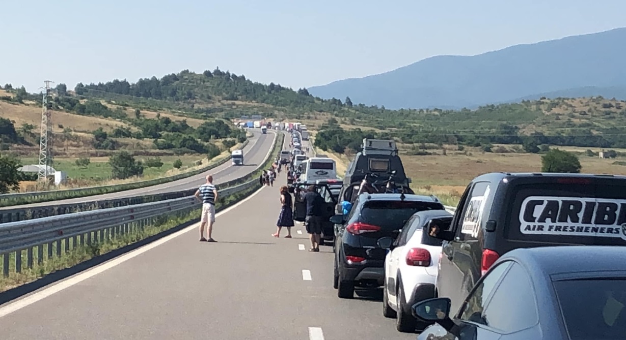 Completează fprmularul PLF de acasă pentru a evita formarea cozilor interminabile