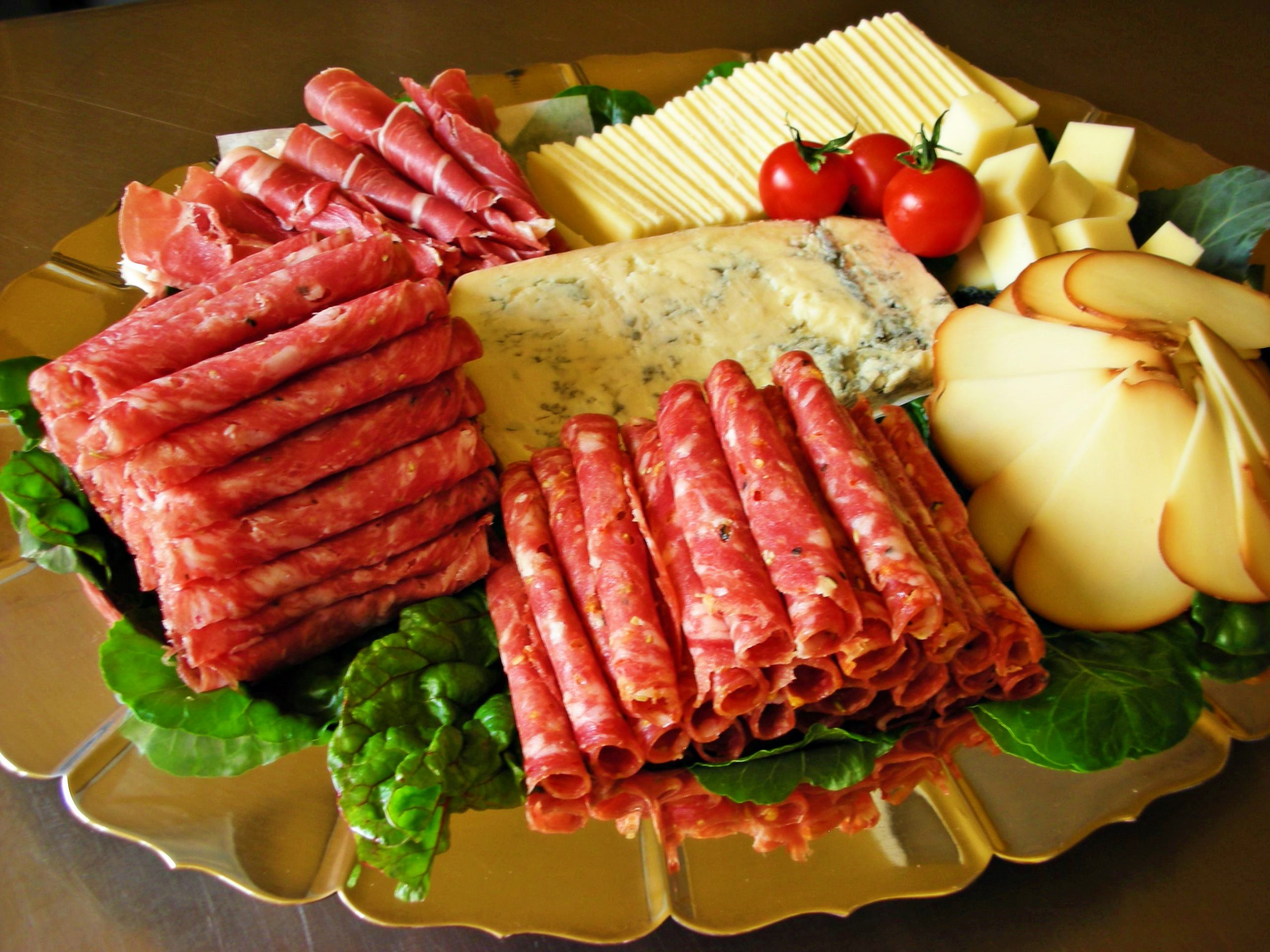 Cum se depozitează corect salamul, brânza și cașcavalul. Sfaturi pentru a prelungi prospețimea produselor