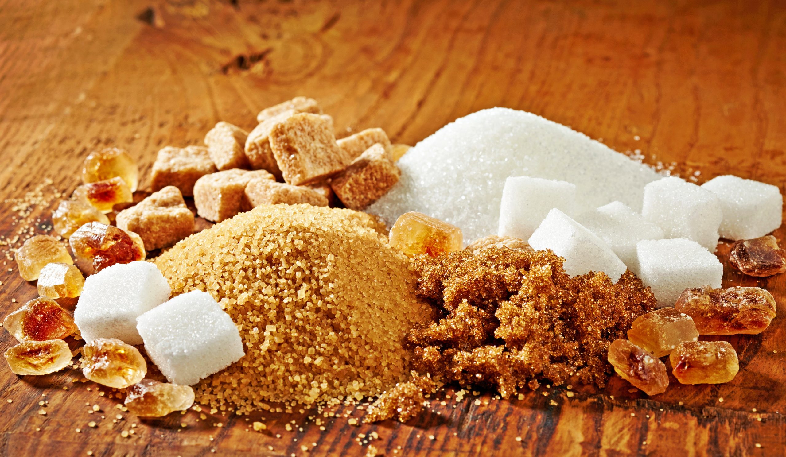 Diferențele dintre zahărul alb, brun și zahărul pudră