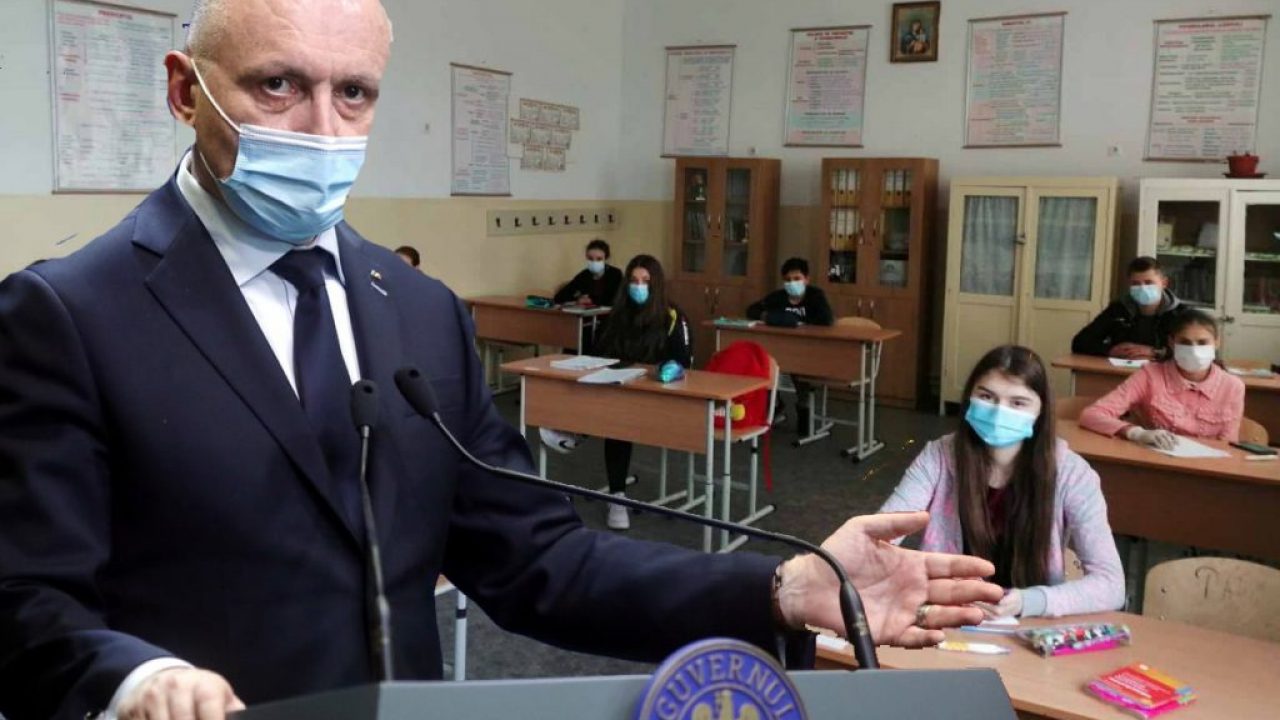 An școlar 2021-2022. Cine sunt elevii români care ar putea să facă școală online din septembrie. Anunțul făcut de ministrul Educației