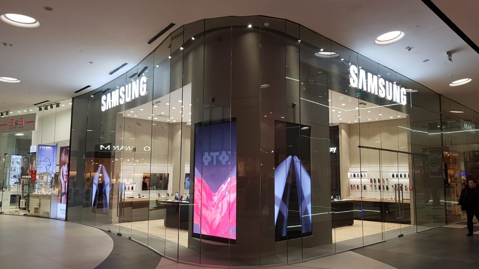 Samsung intră în grevă. Protestul creează probleme economiei sud-coreene