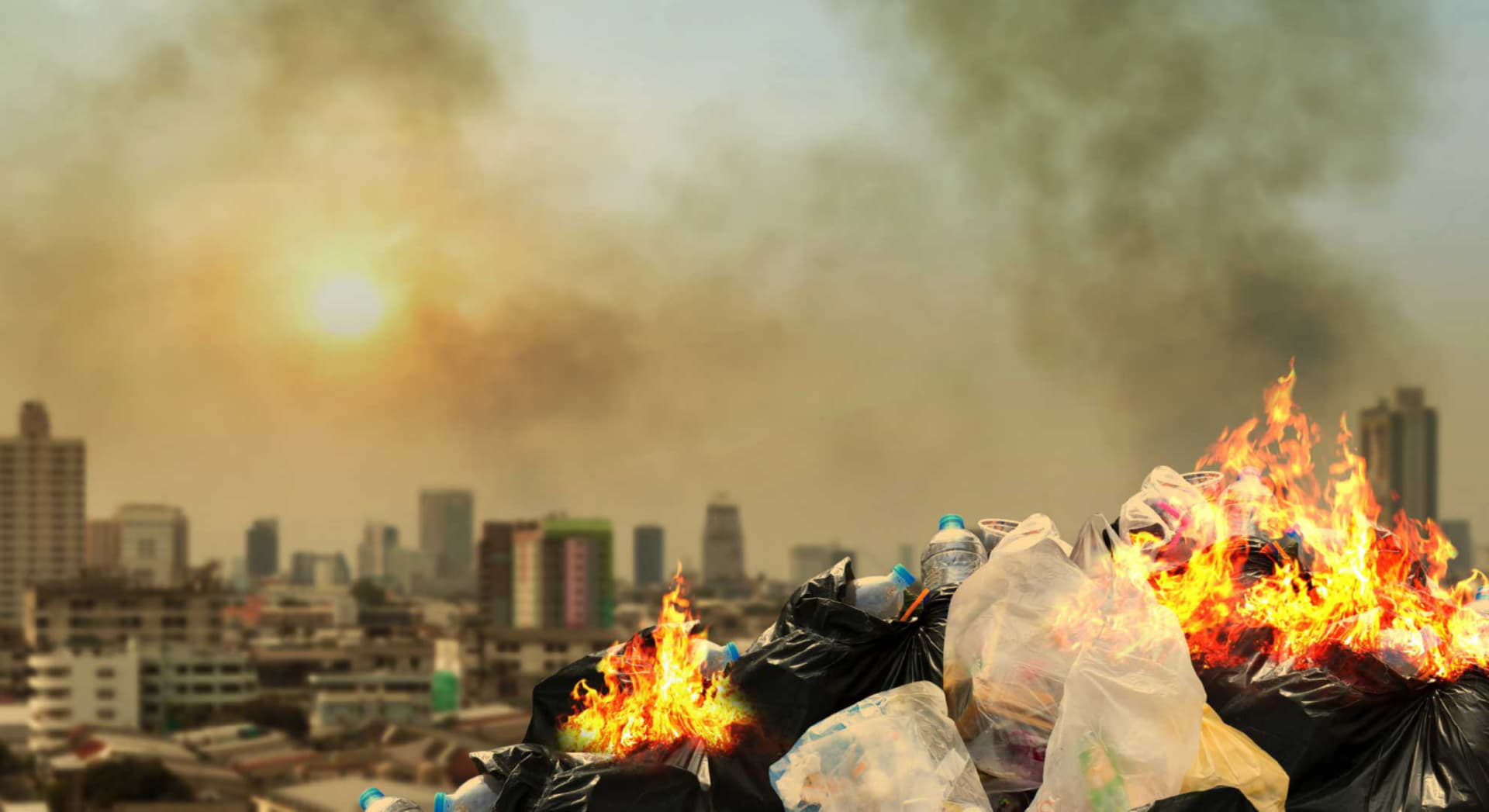 Arderea deșeurilor, sancționată cu amendă usturătoare