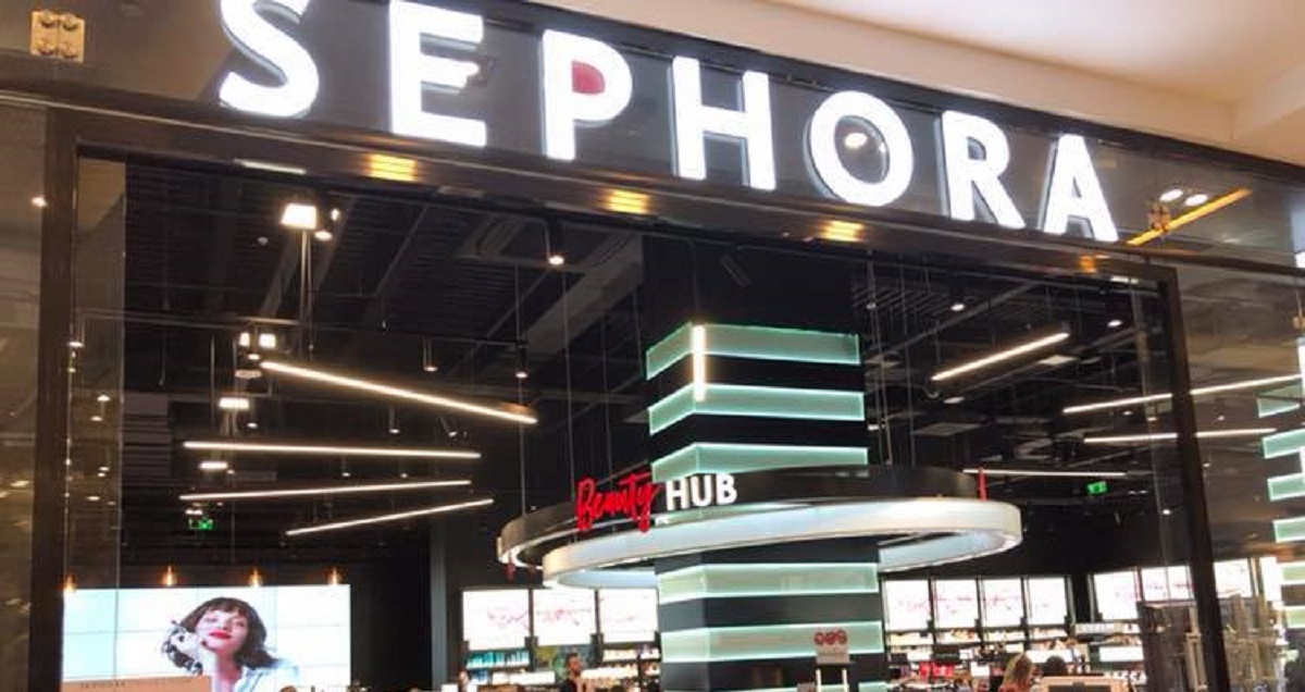 Ce salariu au casierele care lucrează la Sephora România