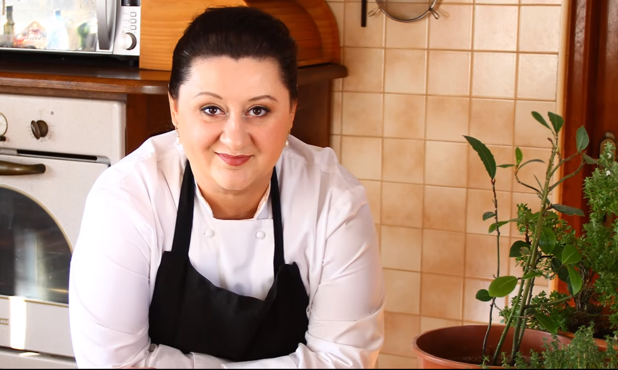 Cine este de fapt Laura Laurențiu, marea rivală a Jamilei pe Youtube