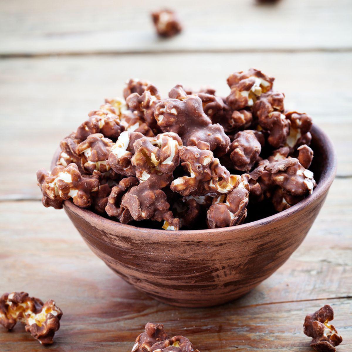 Ciocolată peste popcorn, o combinație absolut delicioasă