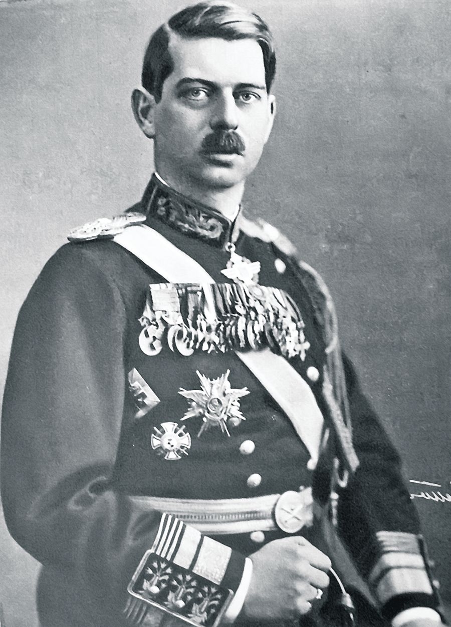 Regele Carol al II-lea, cel supranumit de presa occidentală “The Playboy King”