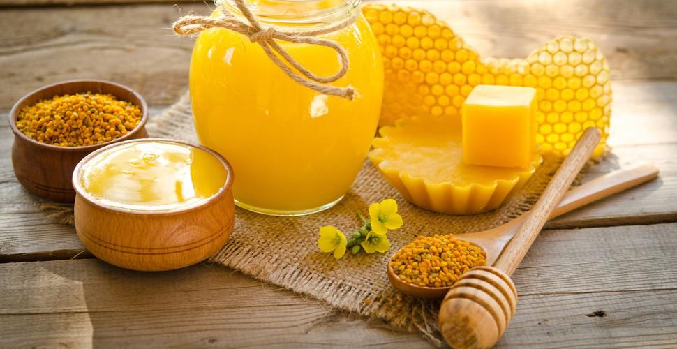 De ce nu expiră mierea de albine niciodată
