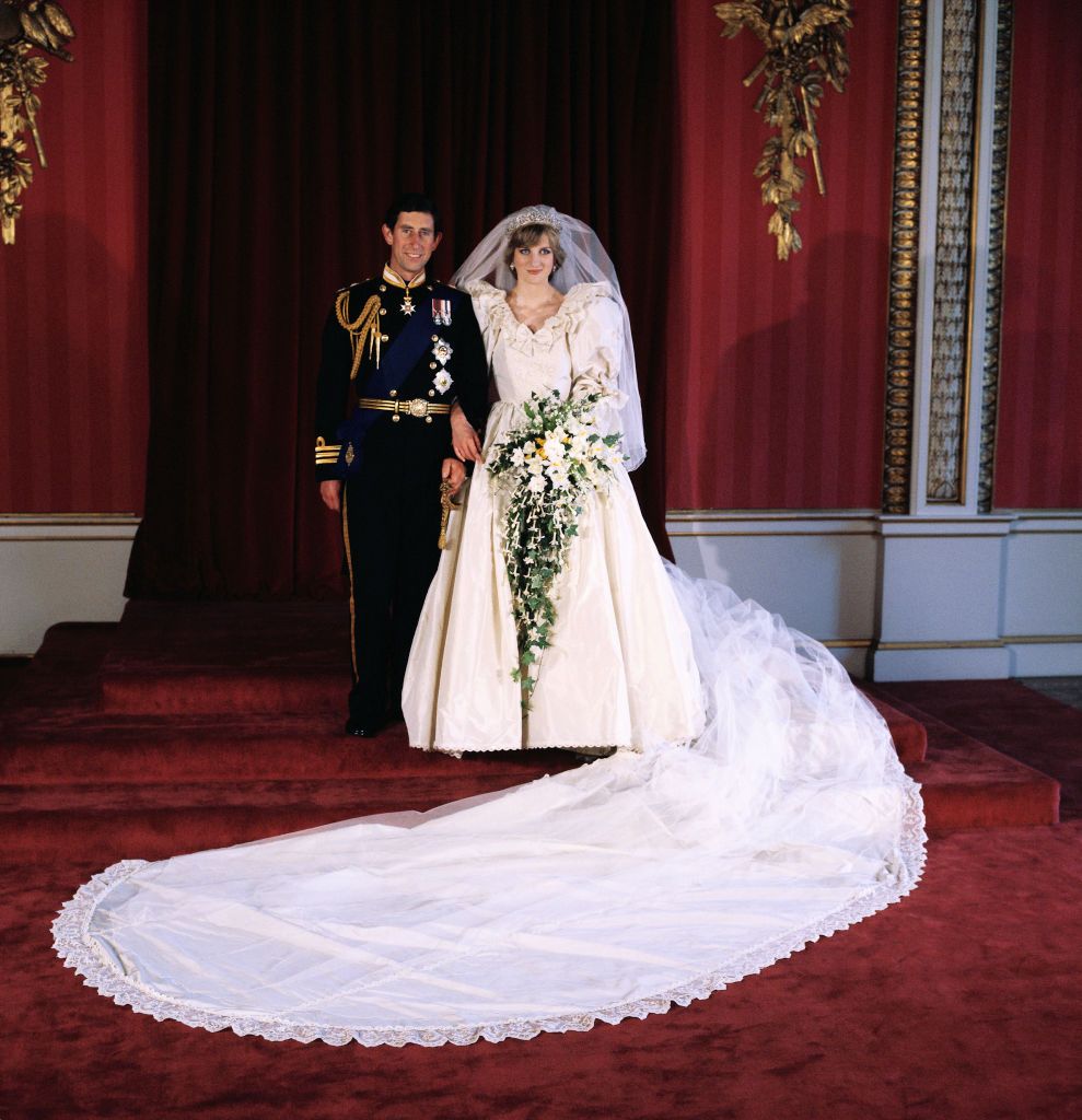 Prințesa Diana și Prințul Charles la nuntă