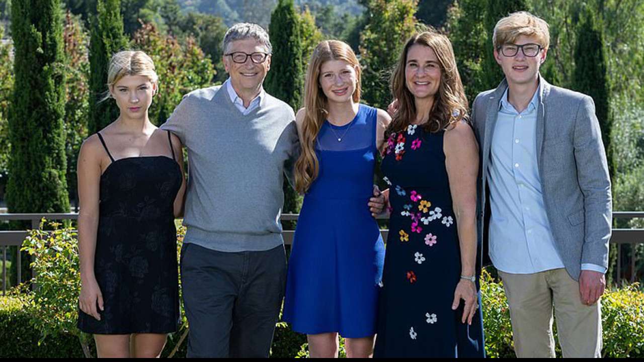 Melinda și Bill Gates, alături de copiii lor