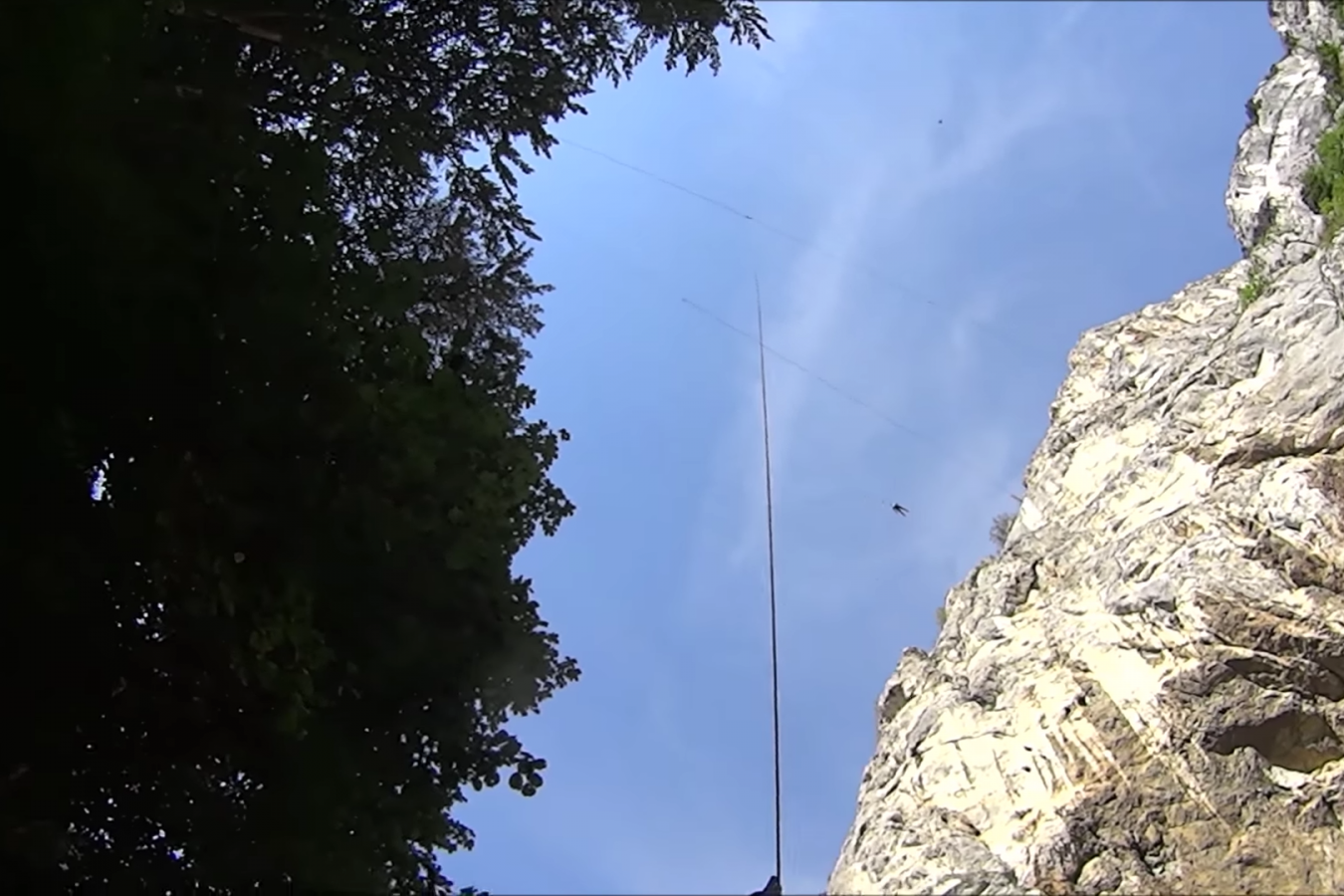 Bungee jumping la Cheile Râşnoavei