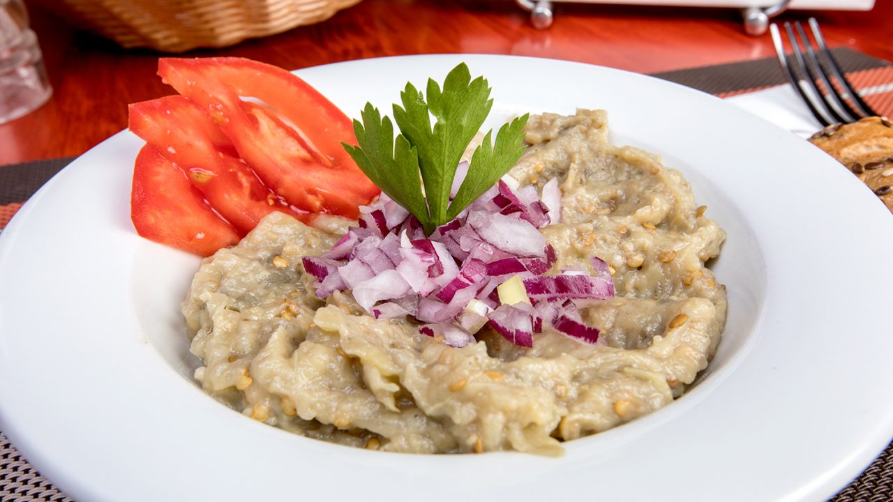 Secretul preparării celei mai bune salate de vinete. De ce e bine să ții cont pentru un gust desăvârșit