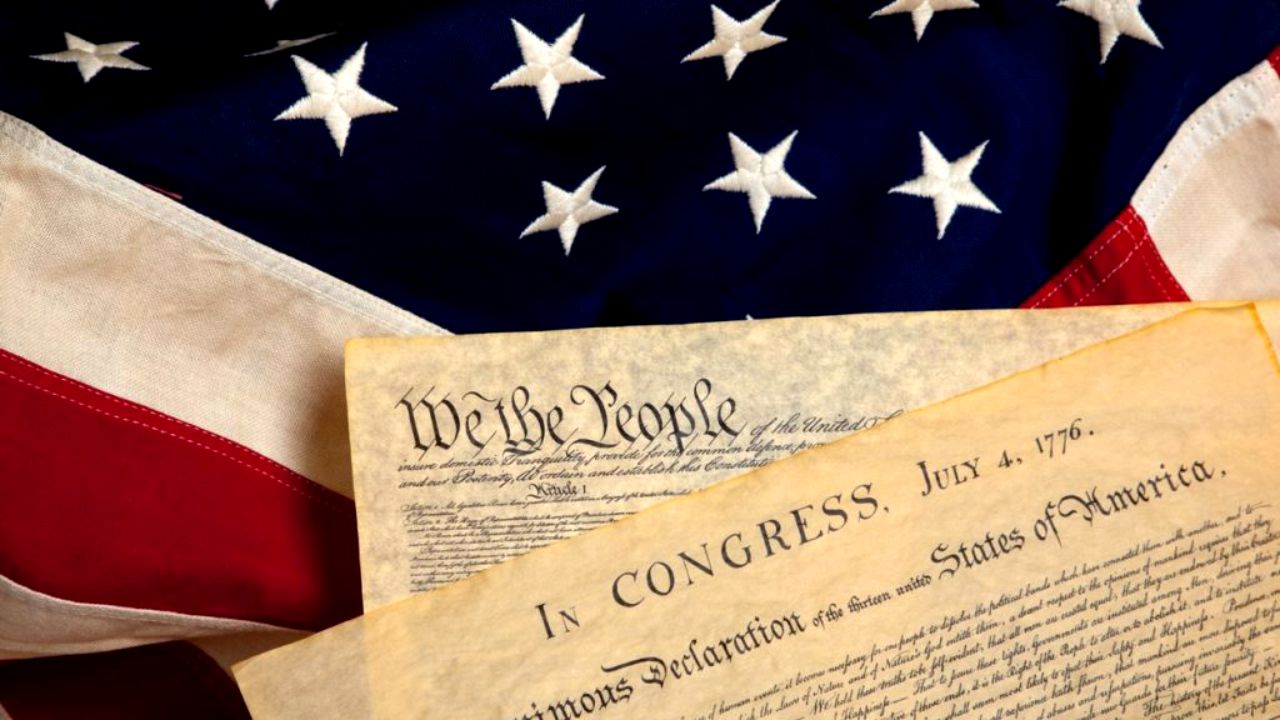 Când a fost adoptată Constituția SUA și prin ce schimbări a trecut de-a lungul timpului