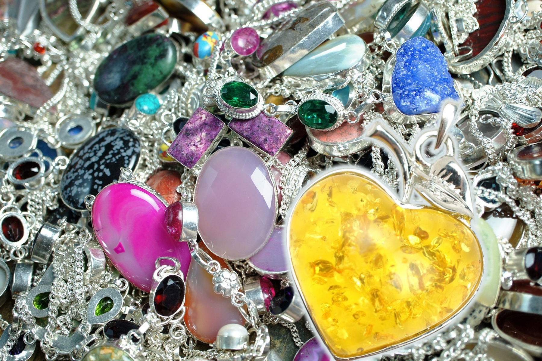 Ce bijuterii ți se potrivesc, în funcție de zodie. Așa arată alegerea perfectă pentru fiecare nativ al zodiacului