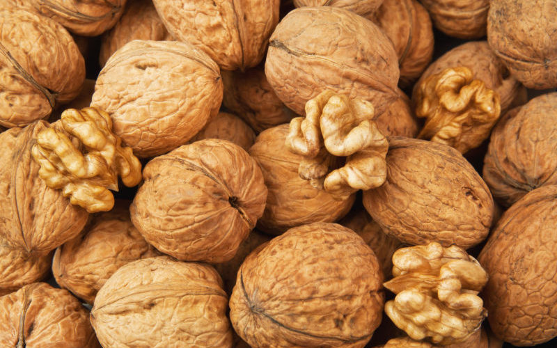 Cum poți să desfaci rapid și ușor coaja nucilor, alunelor sau a fisticului