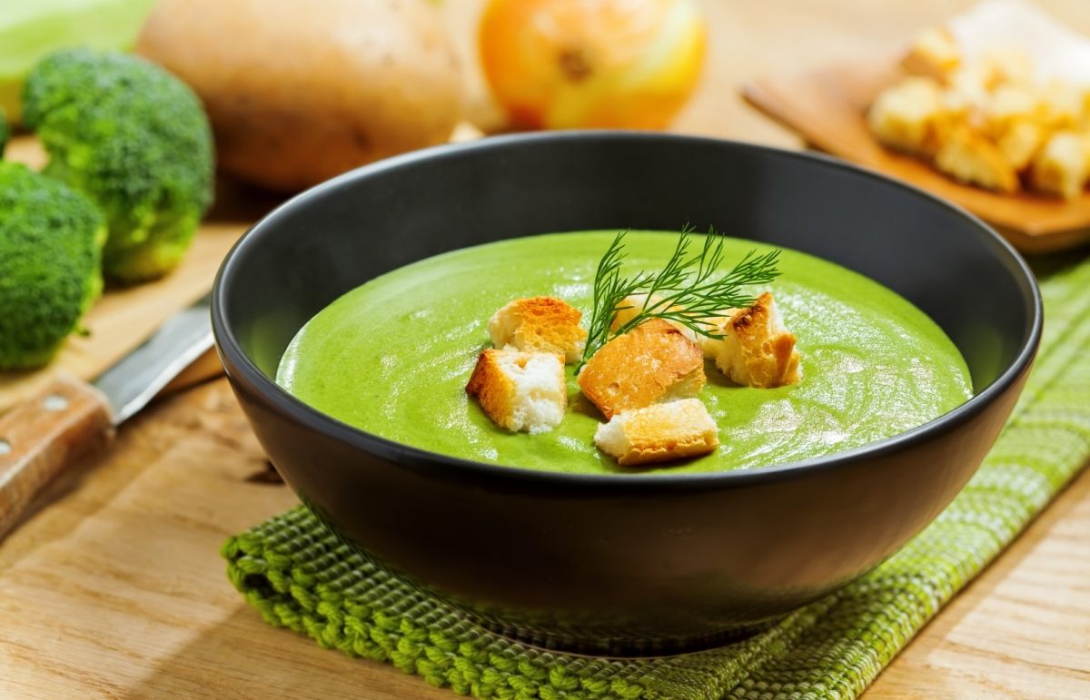 Cum să faci cea mai bună supă cremă indiferent ce legume folosești. 5 secrete din bucătărie