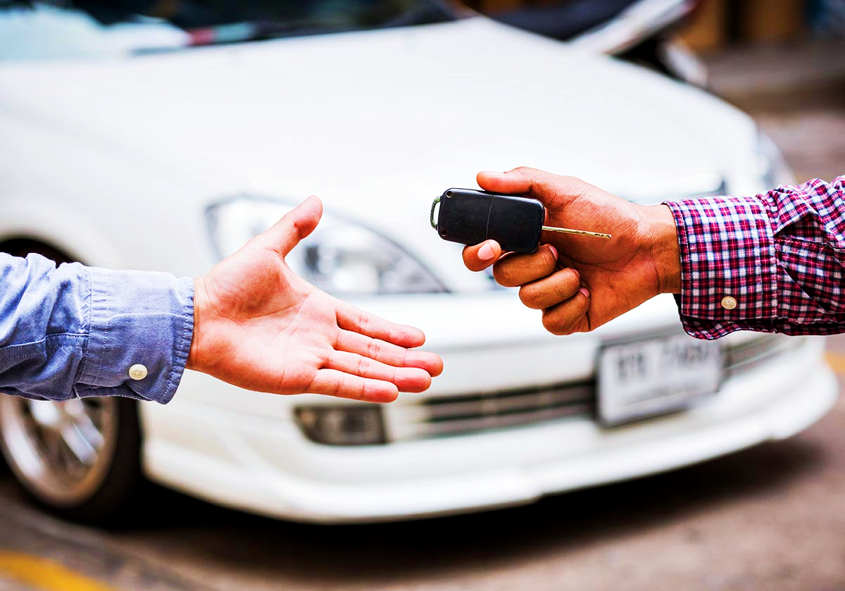 Ce nu știai despre contractul de vânzare-cumpărare. Cum se poate face în mod electronic tranzacția în cazul unei mașini
