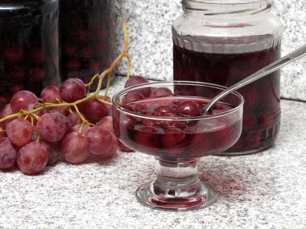 Cum se prepară compotul de struguri și cum poate rezista în timp la borcan