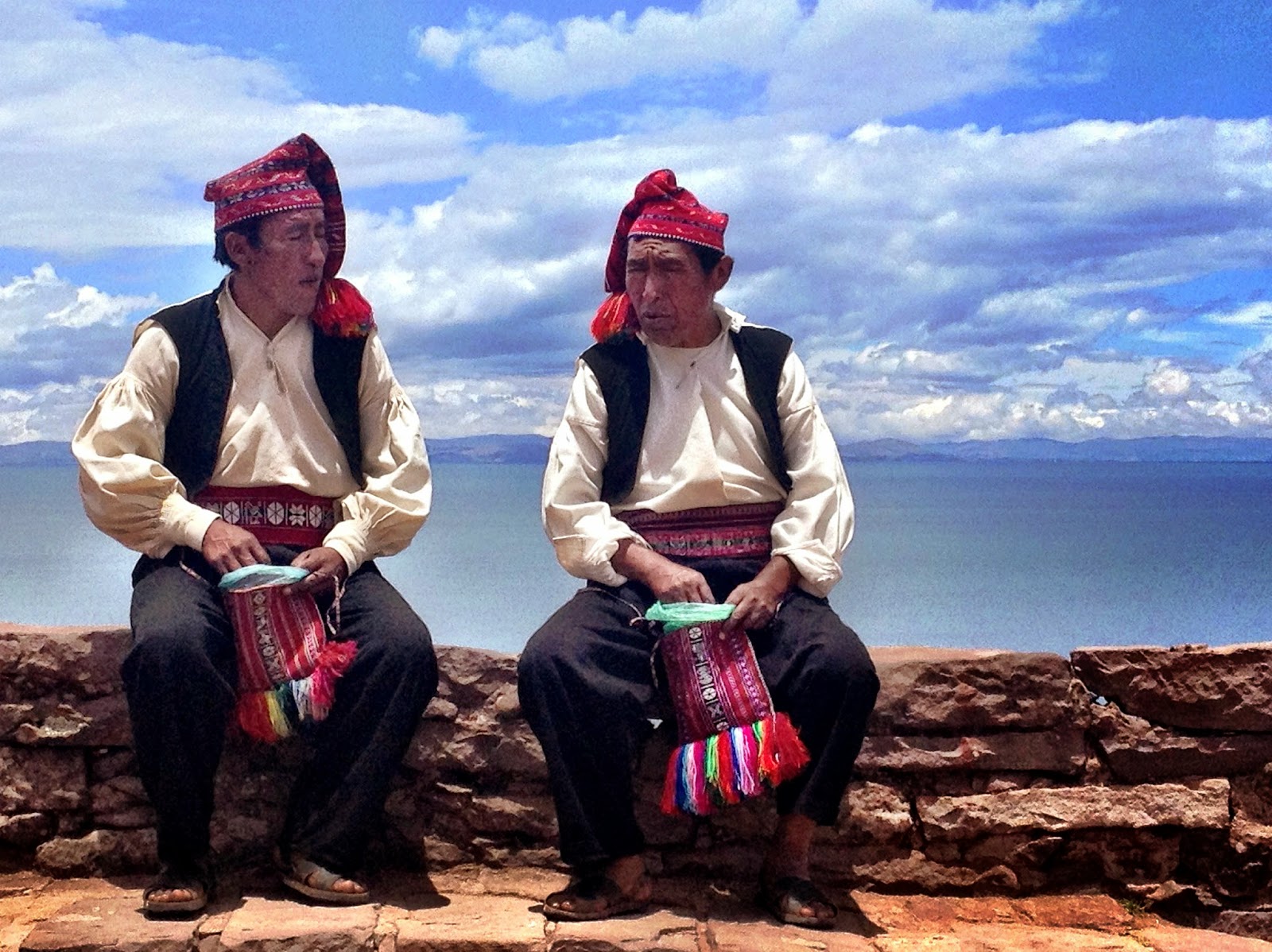 Bărbați din Taquile cu „chullo” pe cap