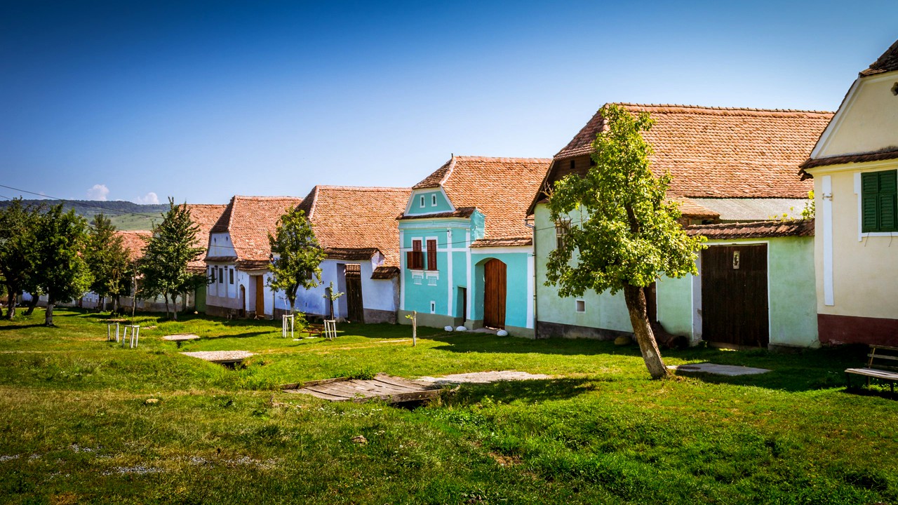 Satul Viscri, locul devenit popular în Europa după ce Prințul Charles a cumpărat o proprietate aici. Ce obiective turistice poți vizita