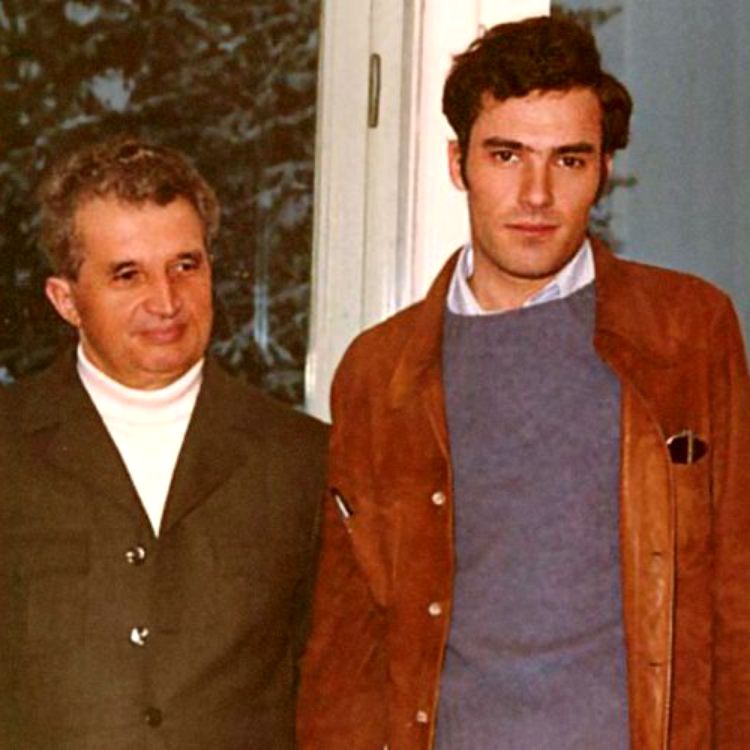 Nicu Ceaușescu, alături de tatăl său