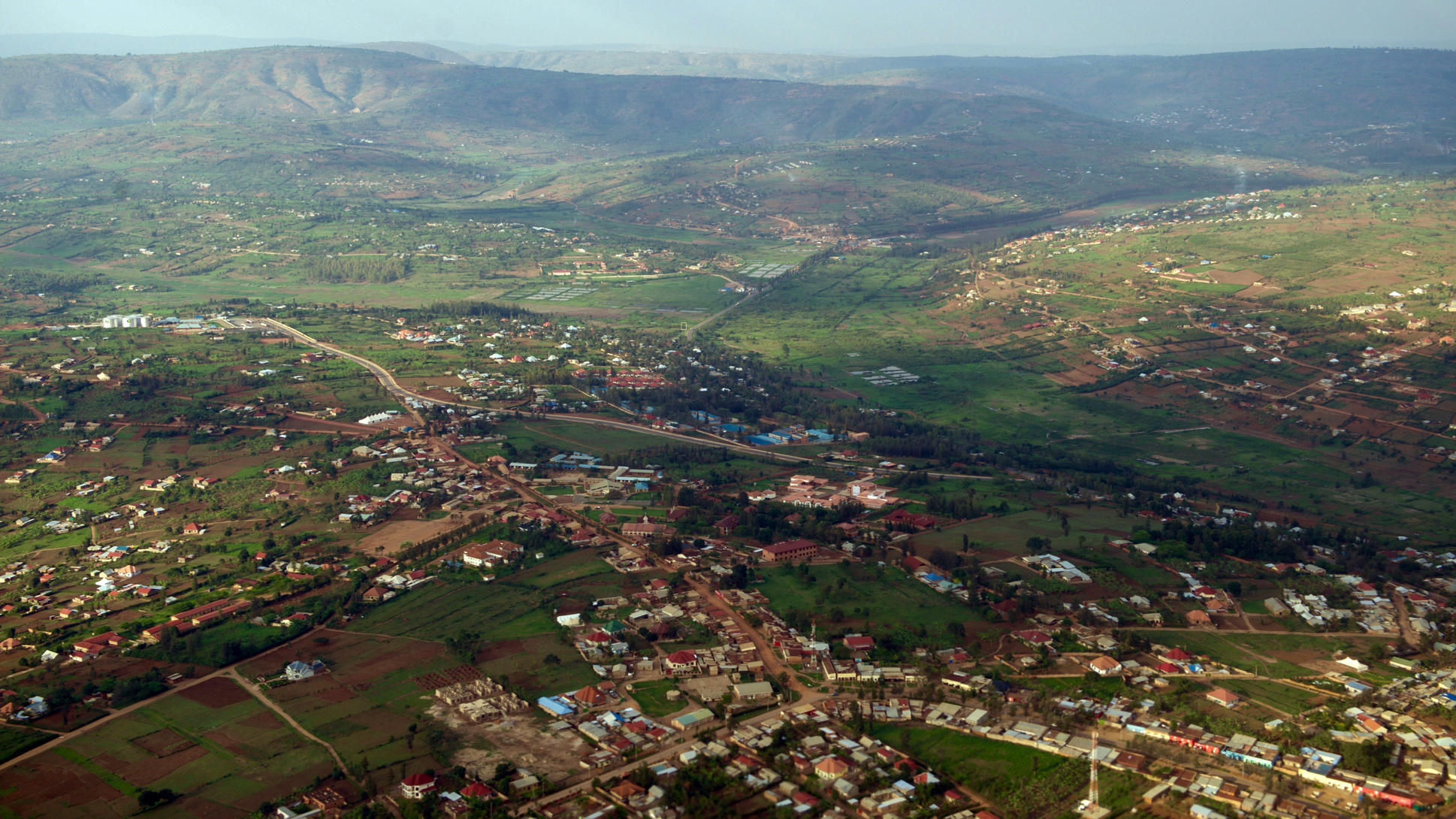 Zborul spre Kigali oferă vederi fantastice ale peisajului rural verde din Rwanda