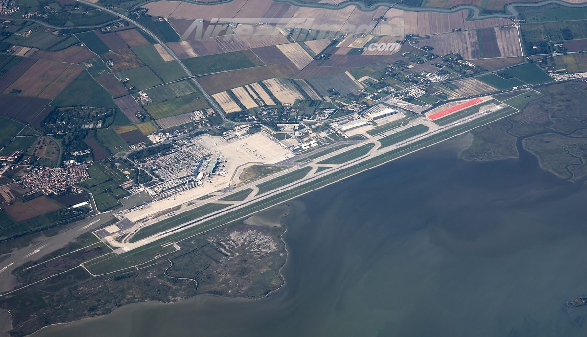 Aeroporturi cu cele mai spectaculoase piste de aterizare din lume. Marco Polo din Veneția