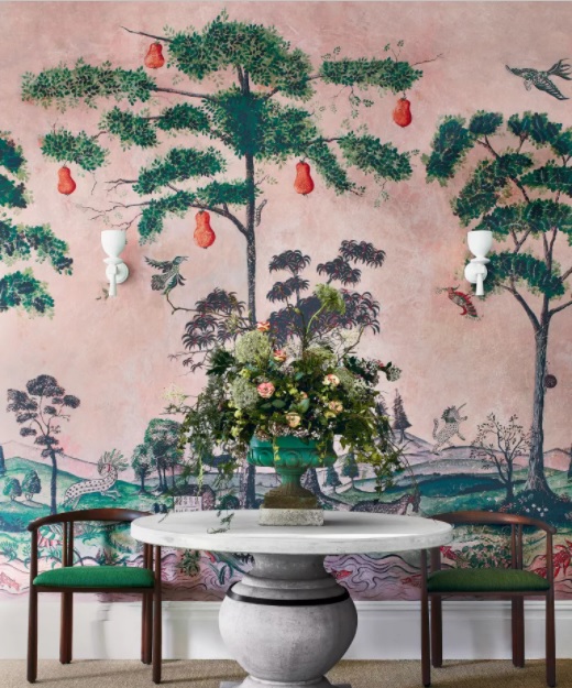 O piesă de mobilier, obiectul central de pe hol