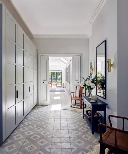 Spațiile de depozitare de la intrare