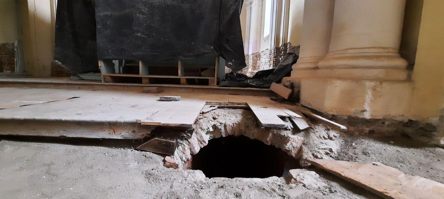 Ce s-a găsit sub podeaua Bisericii fortificate din Miercurea Sibiului / Sursă foto: turnulsfatului.ro
