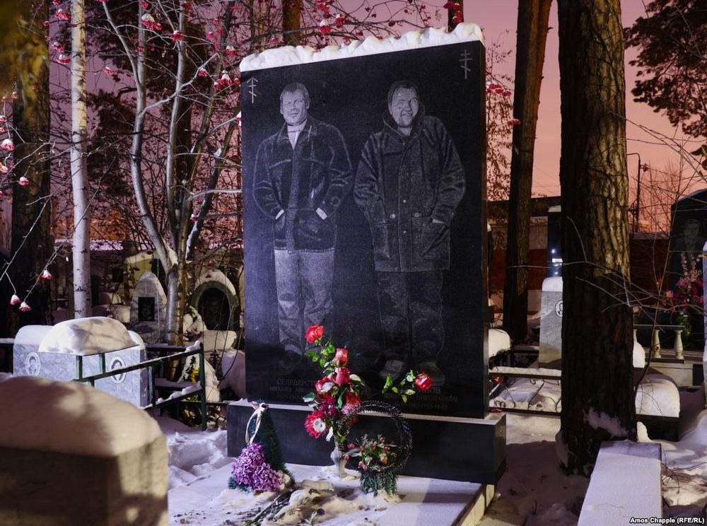 Cimitirul extravagant al mafioților din Rusia / Credit foto: Amos Chapple/RFE/RL