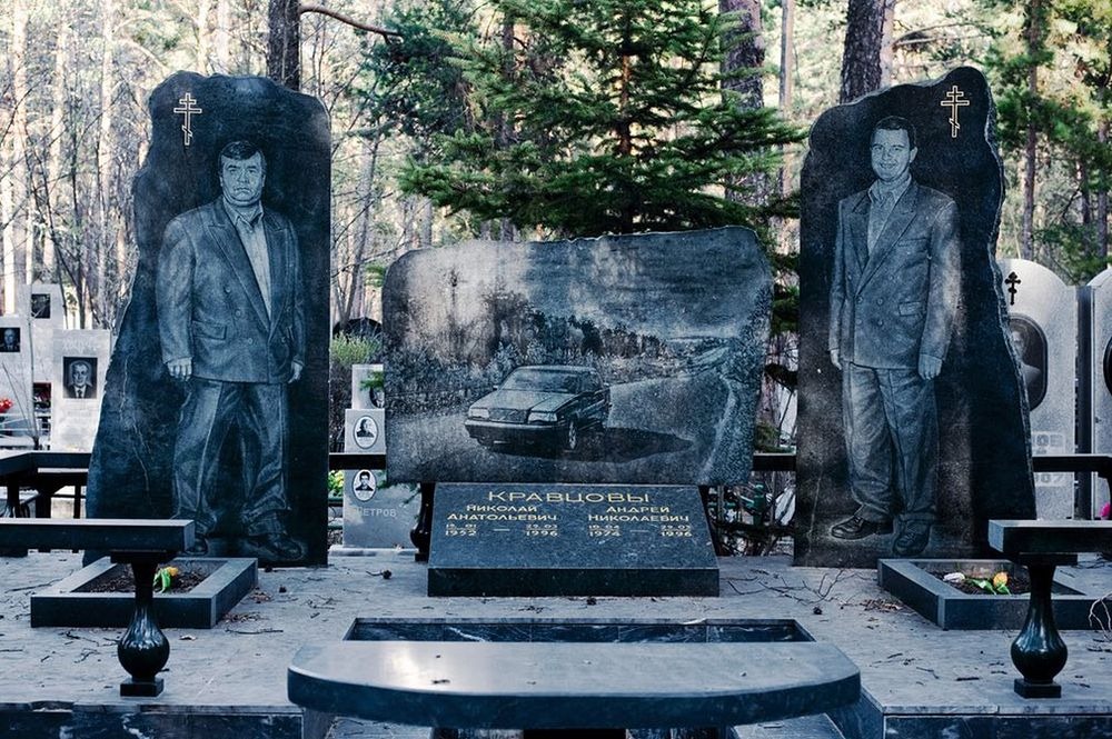 Cimitirul extravagant al mafioților din Rusia / Credit foto: Denis Tarasov/The Guardian