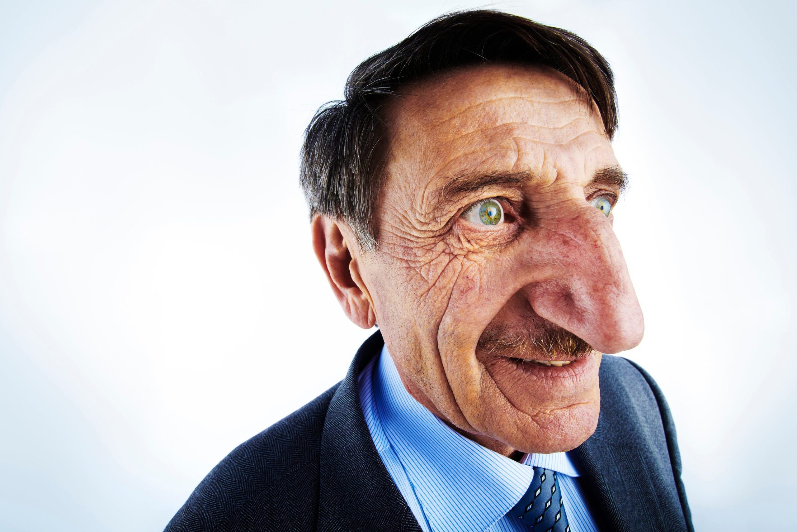 Bărbatul care a intrat în Cartea Recordurilor cu cel mai mare nas din lume  