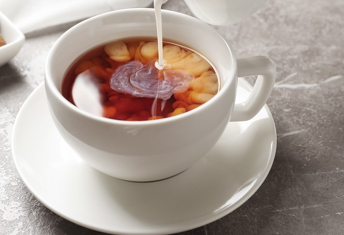 De ce britanicii pun mereu lapte în ceai. Momentul în care a luat naștere această combinație