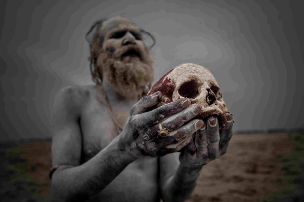 Triburi de canibali și locurile din lume unde se practică ritualuri de groază