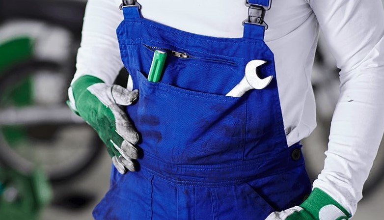 Cu ce se scot petele de ulei de motor. Metode banale care sunt la îndemâna oricui