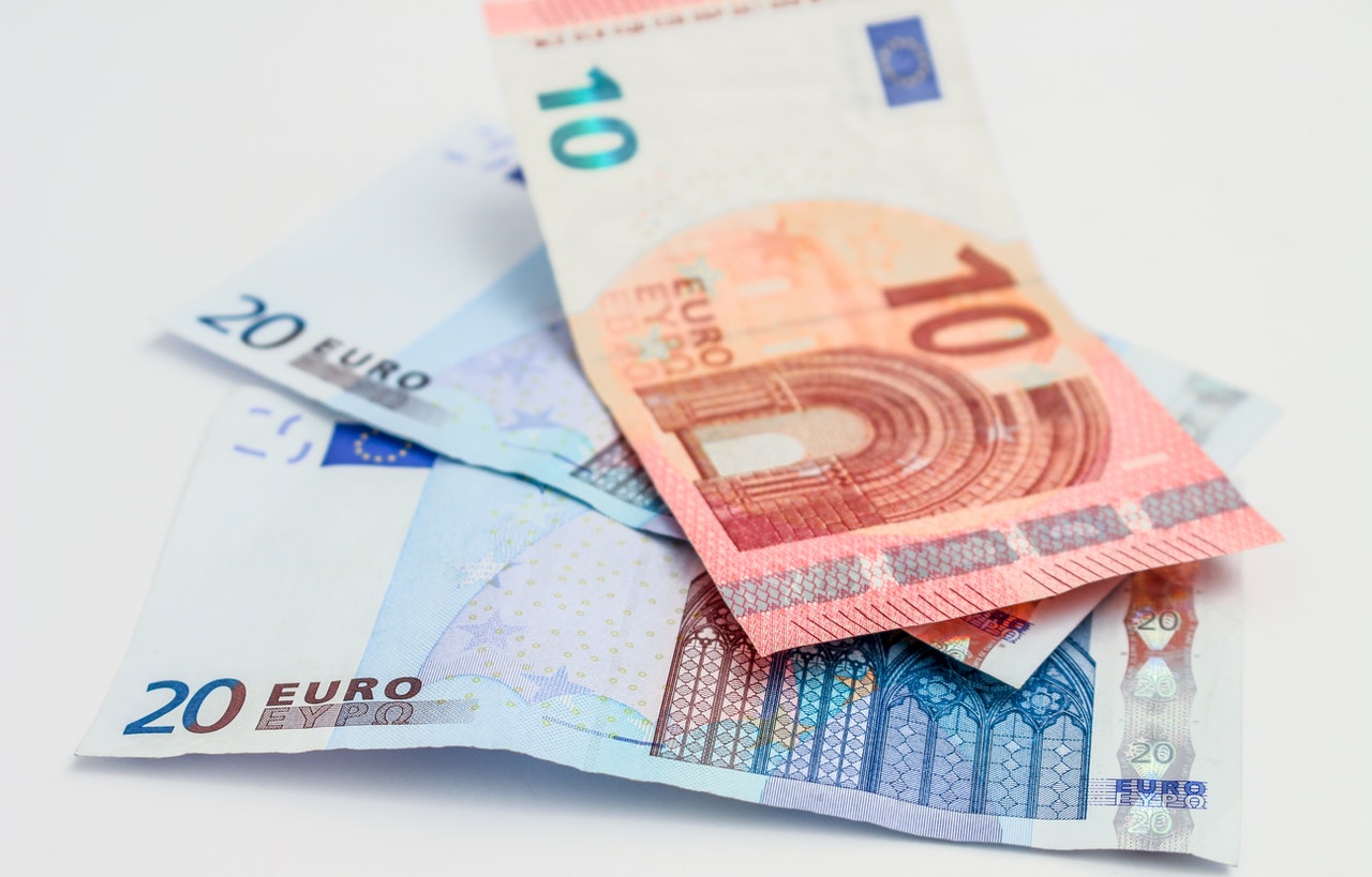 Moneda euro a apărut pe 1 ianuarie 1999