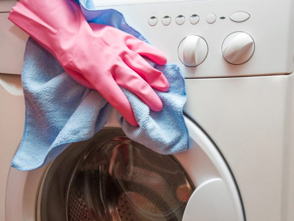 Curățarea mașinii de spălat
