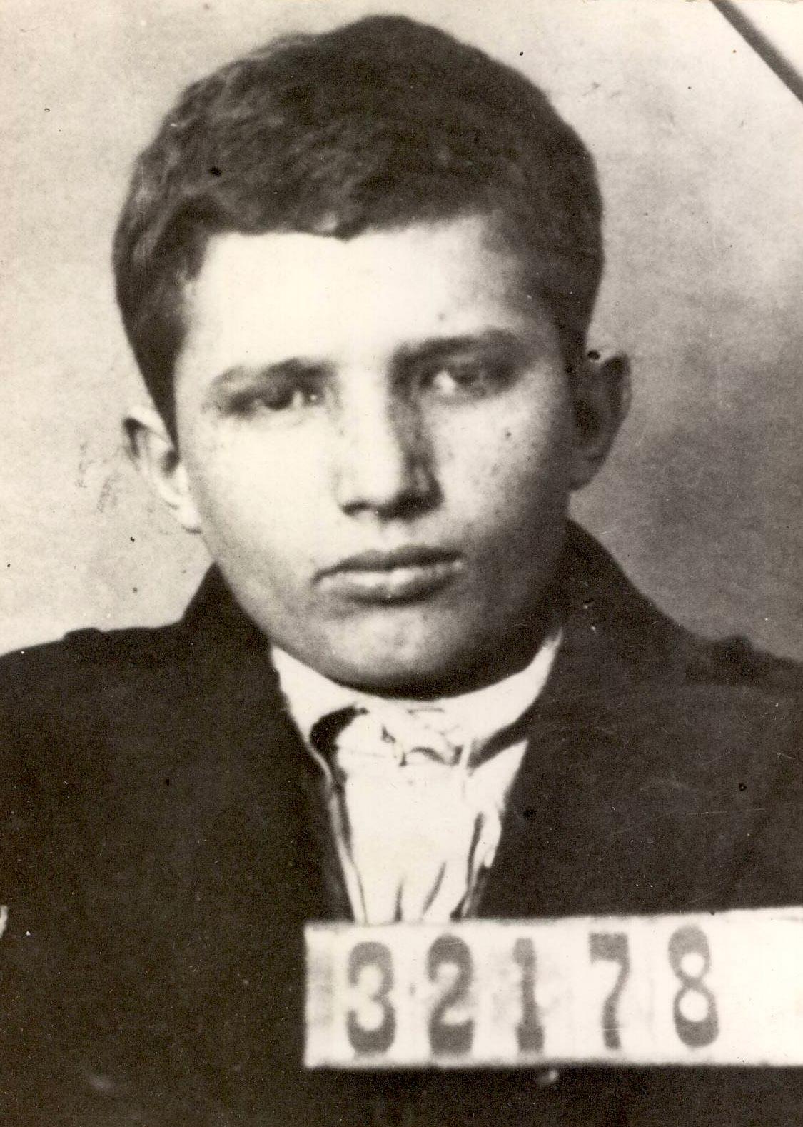Tânărul Nicolae Ceaușescu