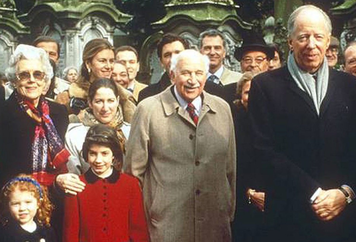 Top 4 familii despre care se spune că s-ar afla la conducerea lumii