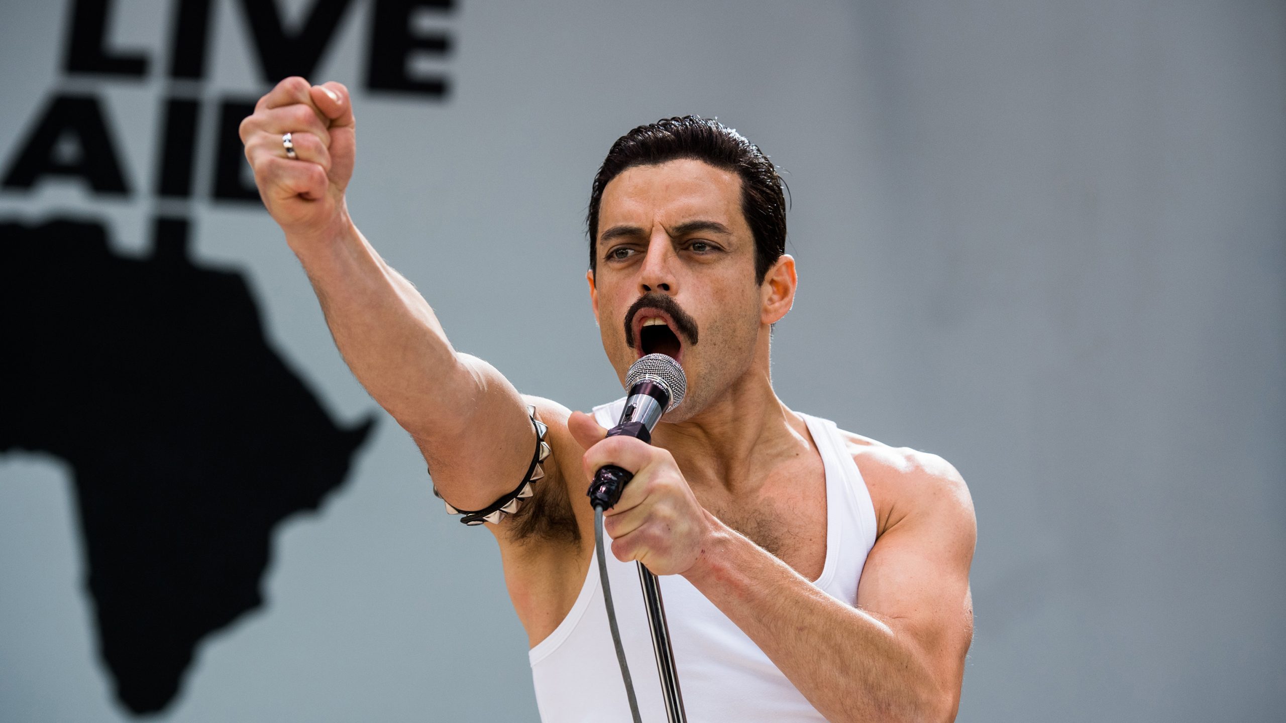 Rami Malek, interpretul legendarului Freddie Mercury în filmul Bohemian Rhapsody