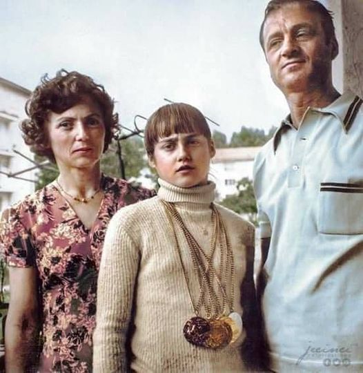 Nadia Comăneci, alături de părinții săi