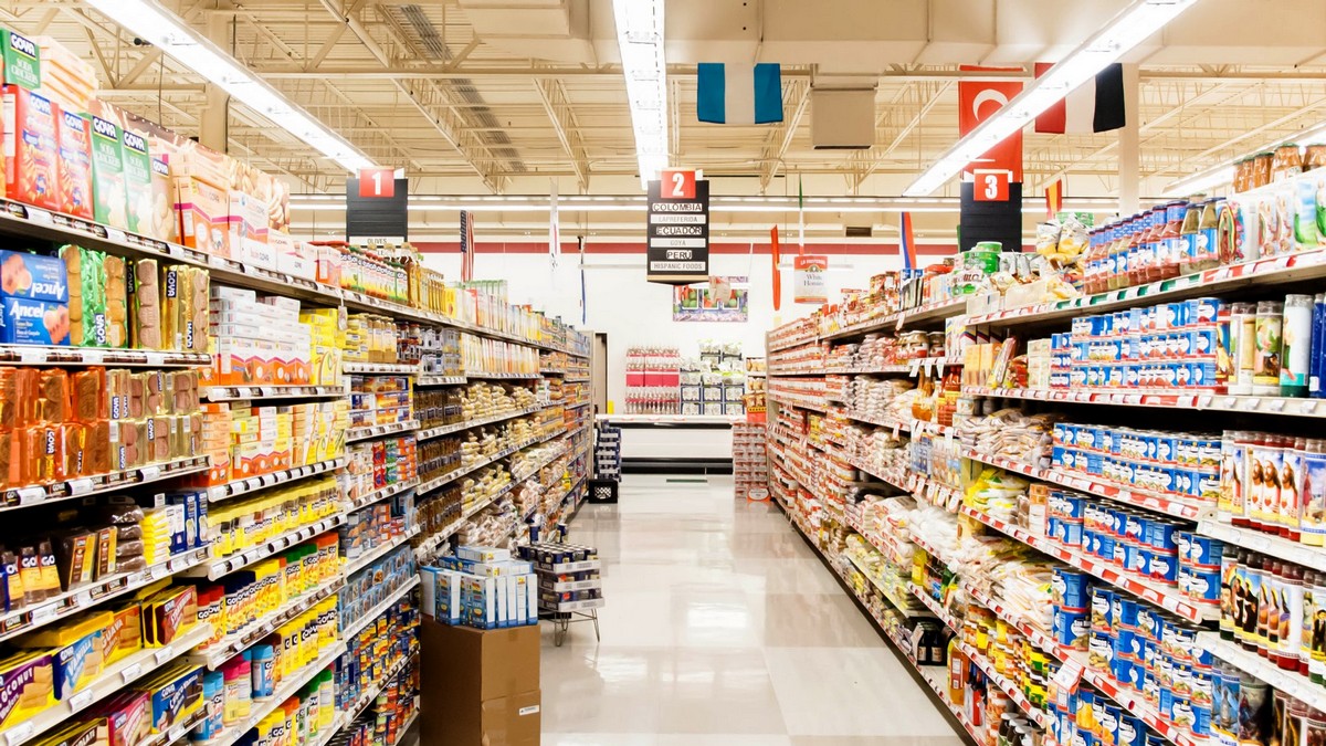 Programul magazinelor Carrefour, Kaufland, Penny, Dedeman. Cum se lucrează de Sfântul Andrei și 1 Decembrie 2021