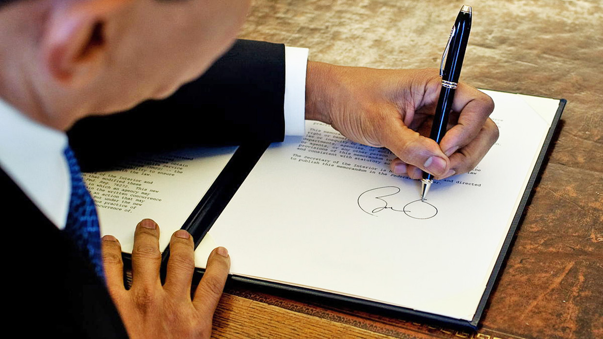 Stângacii sau dreptacii? Cine sunt de fapt cei mai inteligenți. Un nou studiu arată clar