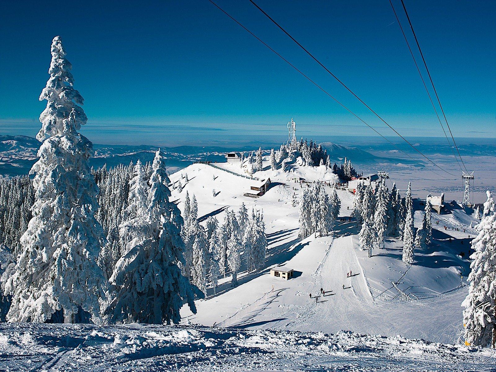 Cât te costă să mergi la schi în România, Bulgaria și Austria