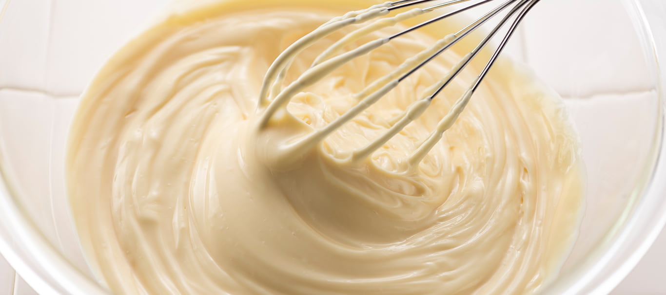 Ce e bine să faci pentru a repara maioneza tăiată. 10 trucuri din bucătărie care te scot din orice dificultate