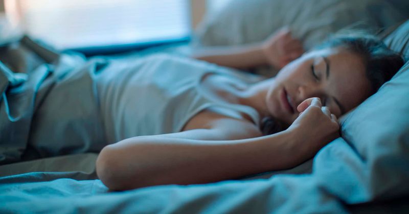 Ce înseamnă când visezi că cineva îți spune că te iubește